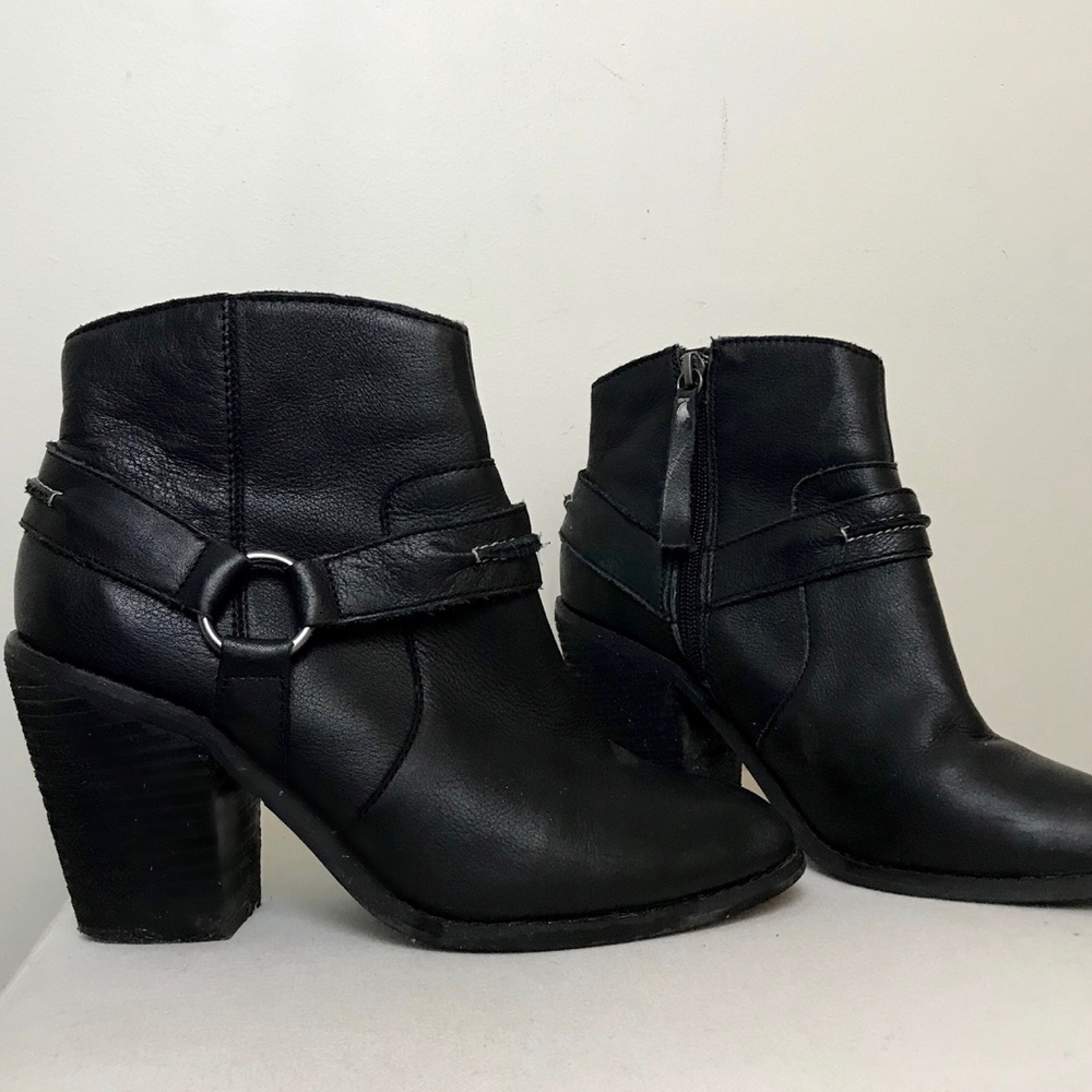 Kelsi Dagger Western Booties